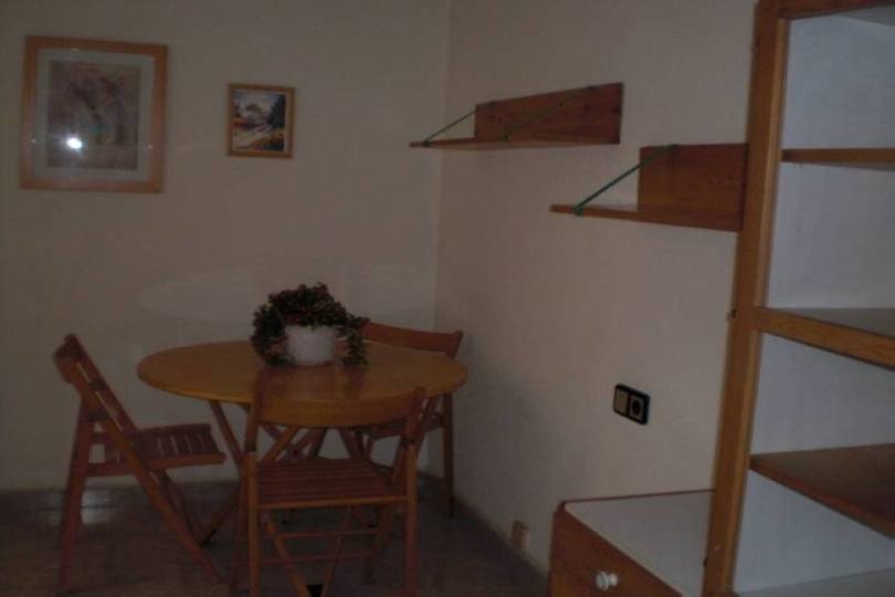 Alicante,Alicante,España,4 Bedrooms Bedrooms,1 BañoBathrooms,Pisos,14395