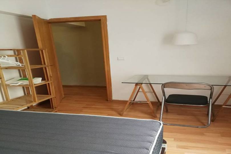 Alicante,Alicante,España,4 Bedrooms Bedrooms,1 BañoBathrooms,Pisos,14403