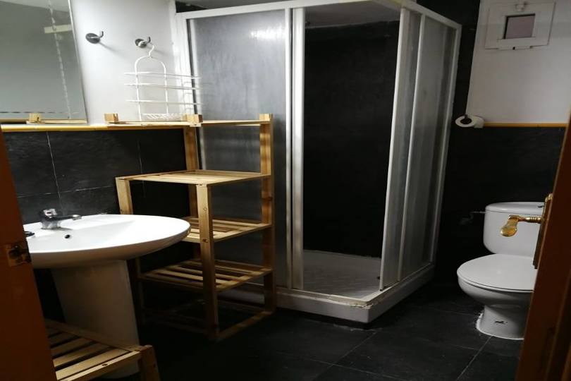 Alicante,Alicante,España,4 Bedrooms Bedrooms,1 BañoBathrooms,Pisos,14403