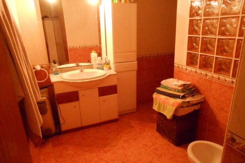 Alicante,Alicante,España,3 Bedrooms Bedrooms,1 BañoBathrooms,Pisos,14406