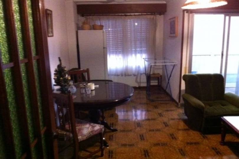 Alicante,Alicante,España,4 Bedrooms Bedrooms,1 BañoBathrooms,Pisos,14413