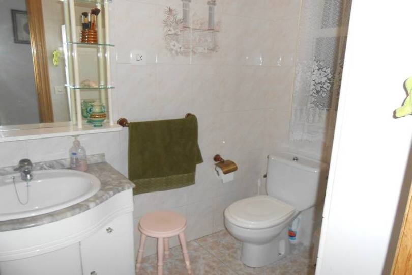 Alicante,Alicante,España,4 Bedrooms Bedrooms,1 BañoBathrooms,Pisos,14425