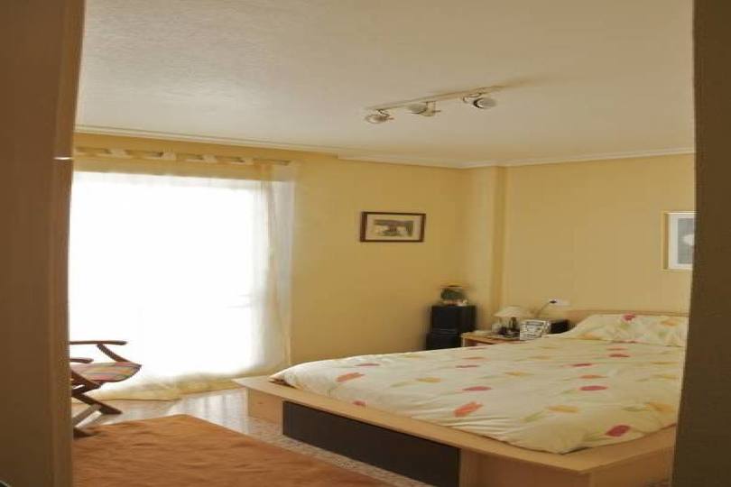 Alicante,Alicante,España,3 Bedrooms Bedrooms,2 BathroomsBathrooms,Pisos,14428