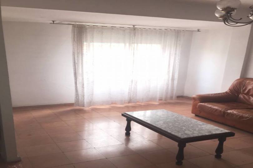 Alicante,Alicante,España,3 Bedrooms Bedrooms,1 BañoBathrooms,Pisos,14440