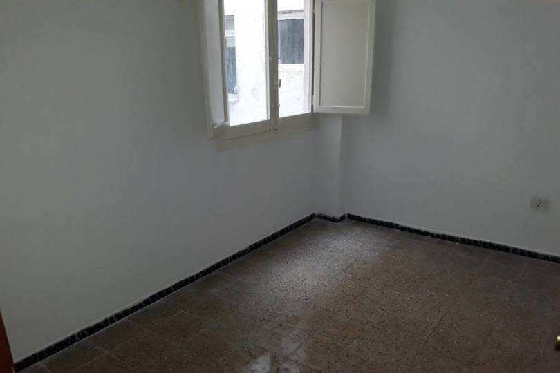 Alicante,Alicante,España,3 Bedrooms Bedrooms,1 BañoBathrooms,Pisos,14441