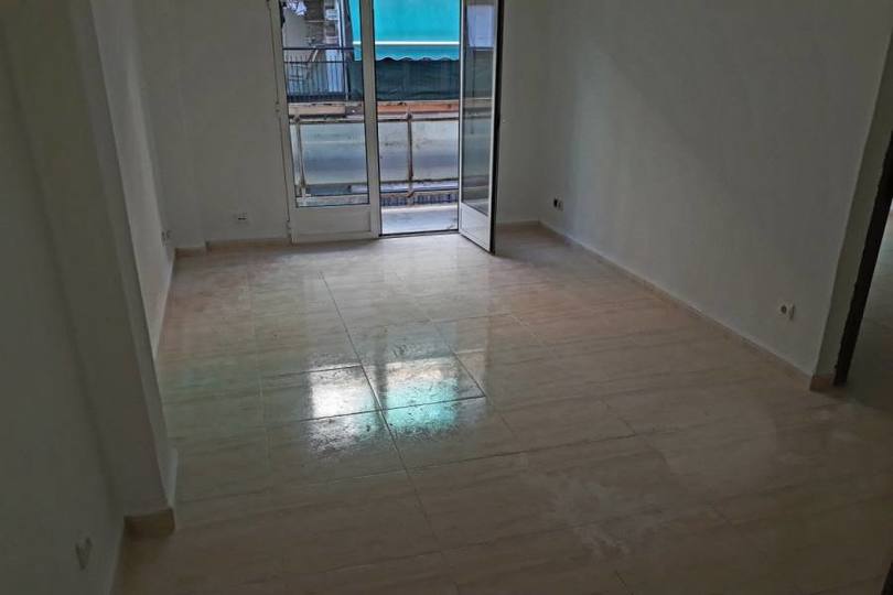 Alicante,Alicante,España,3 Bedrooms Bedrooms,1 BañoBathrooms,Pisos,14442