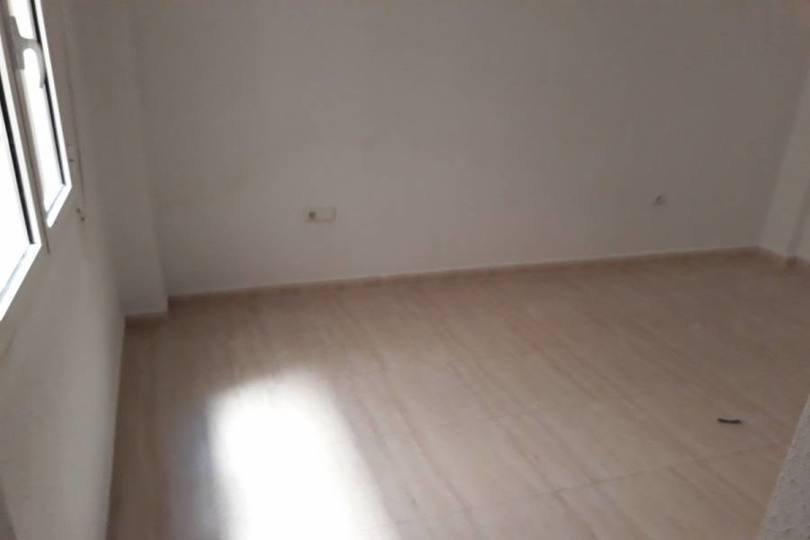 Alicante,Alicante,España,3 Bedrooms Bedrooms,1 BañoBathrooms,Pisos,14442