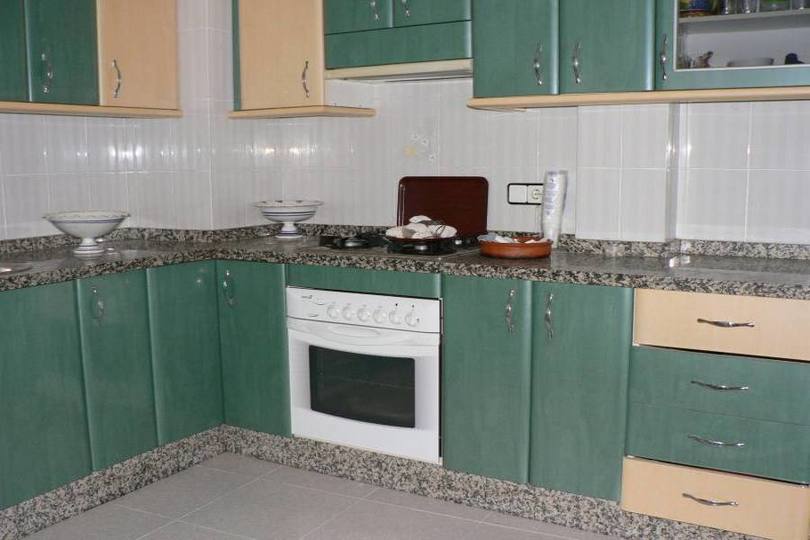 Alicante,Alicante,España,4 Bedrooms Bedrooms,1 BañoBathrooms,Pisos,14455