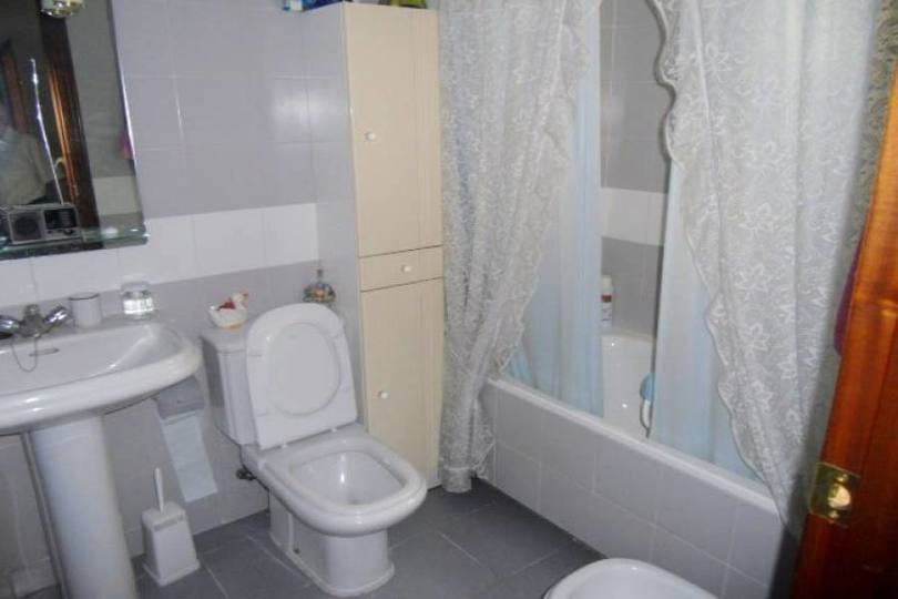Alicante,Alicante,España,3 Bedrooms Bedrooms,1 BañoBathrooms,Pisos,14459
