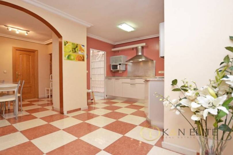 Alicante,Alicante,España,3 Bedrooms Bedrooms,3 BathroomsBathrooms,Pisos,14466