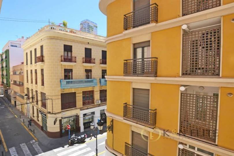 Alicante,Alicante,España,5 Bedrooms Bedrooms,2 BathroomsBathrooms,Pisos,14470
