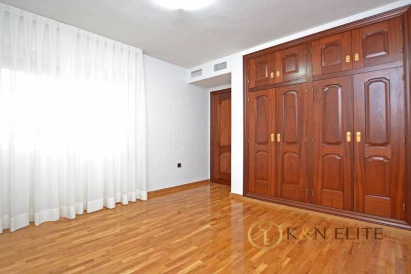 Alicante,Alicante,España,4 Bedrooms Bedrooms,2 BathroomsBathrooms,Pisos,14475
