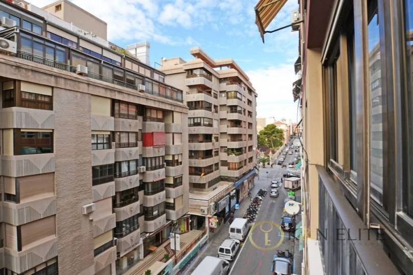 Alicante,Alicante,España,4 Bedrooms Bedrooms,2 BathroomsBathrooms,Pisos,14475