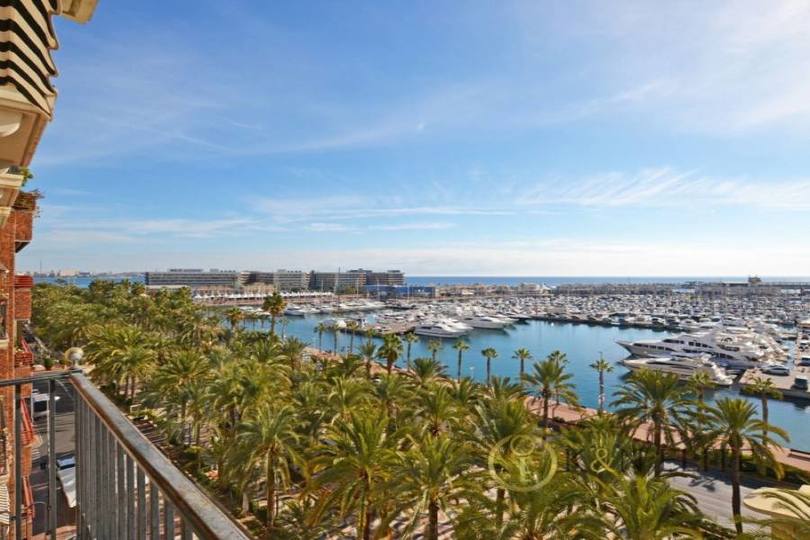 Alicante,Alicante,España,4 Bedrooms Bedrooms,2 BathroomsBathrooms,Pisos,14482