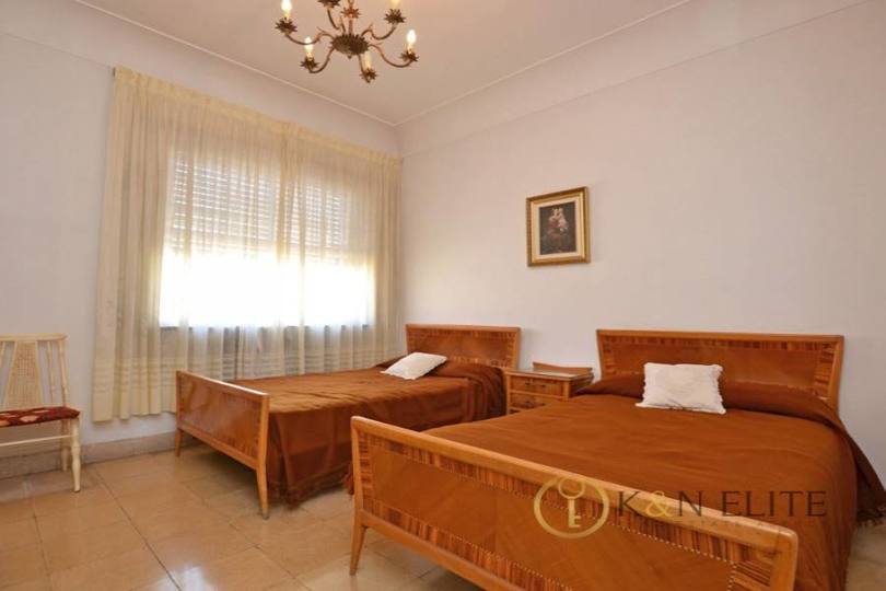 Alicante,Alicante,España,4 Bedrooms Bedrooms,2 BathroomsBathrooms,Pisos,14482