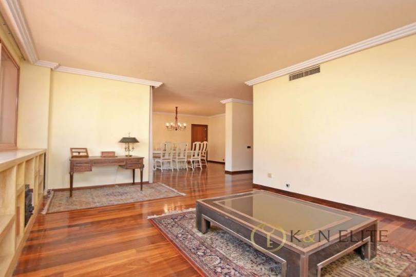 Alicante,Alicante,España,4 Bedrooms Bedrooms,4 BathroomsBathrooms,Pisos,14483