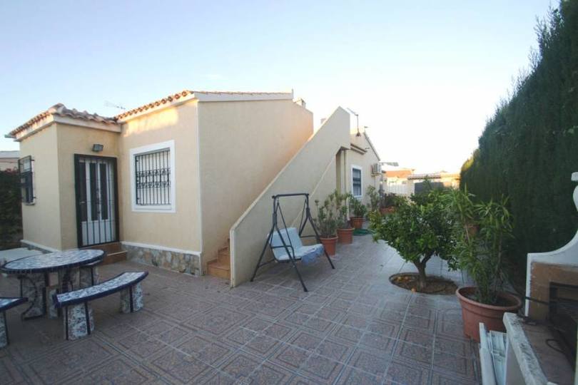 Torrevieja,Alicante,España,3 Habitaciones Habitaciones,2 BañosBaños,Fincas-Villas,2197