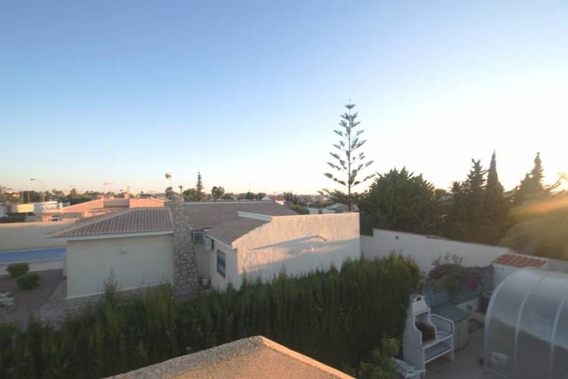 Torrevieja,Alicante,España,3 Habitaciones Habitaciones,2 BañosBaños,Fincas-Villas,2197