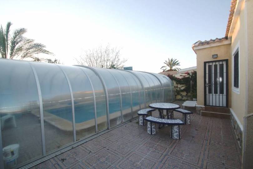 Torrevieja,Alicante,España,3 Habitaciones Habitaciones,2 BañosBaños,Fincas-Villas,2197