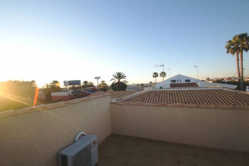 Torrevieja,Alicante,España,3 Habitaciones Habitaciones,2 BañosBaños,Fincas-Villas,2197