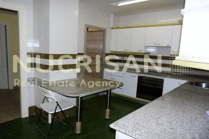 Alicante,Alicante,España,5 Bedrooms Bedrooms,3 BathroomsBathrooms,Pisos,14524