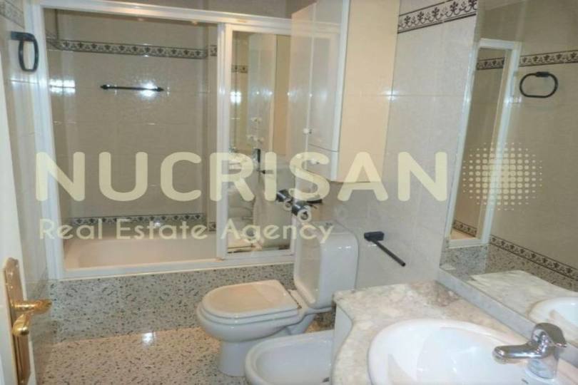 Alicante,Alicante,España,5 Bedrooms Bedrooms,3 BathroomsBathrooms,Pisos,14524
