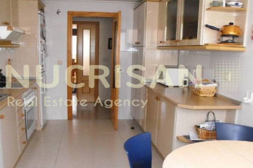 Alicante,Alicante,España,4 Bedrooms Bedrooms,2 BathroomsBathrooms,Pisos,14578