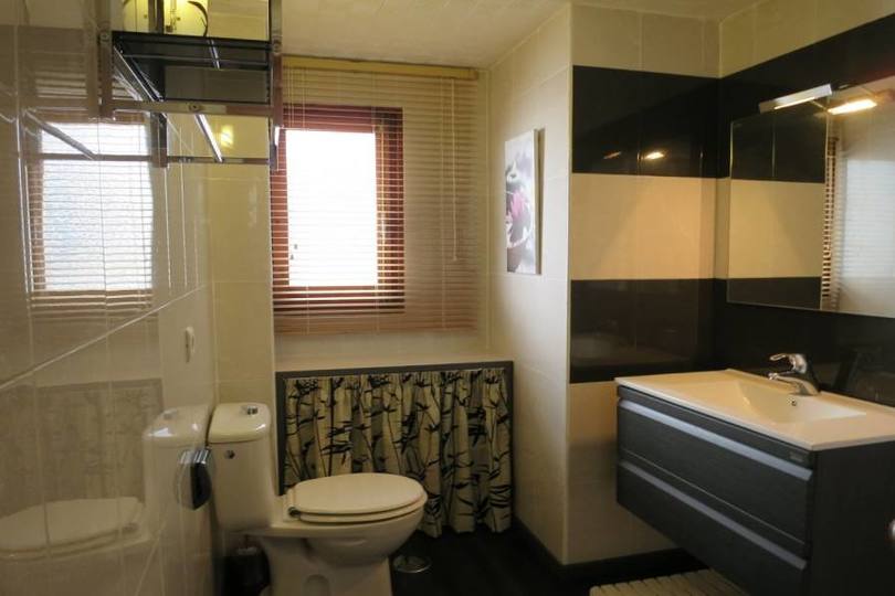 Alicante,Alicante,España,4 Bedrooms Bedrooms,2 BathroomsBathrooms,Pisos,14763