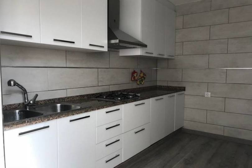 Alicante,Alicante,España,3 Bedrooms Bedrooms,1 BañoBathrooms,Pisos,14817