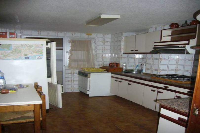 Alicante,Alicante,España,4 Bedrooms Bedrooms,1 BañoBathrooms,Pisos,14828