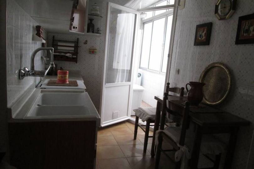Alicante,Alicante,España,4 Bedrooms Bedrooms,1 BañoBathrooms,Pisos,14829