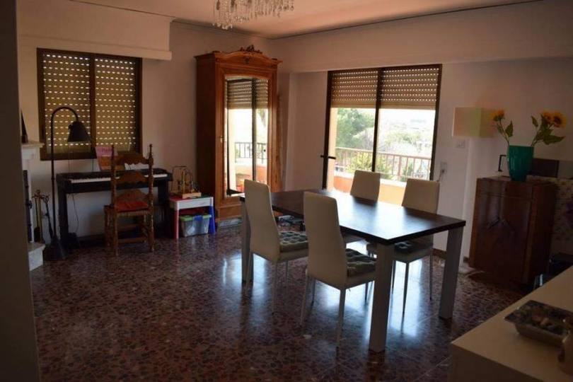 Dénia,Alicante,España,4 Bedrooms Bedrooms,2 BathroomsBathrooms,Local comercial,14899