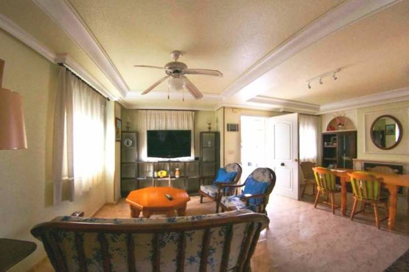 Torrevieja,Alicante,España,5 Habitaciones Habitaciones,3 BañosBaños,Fincas-Villas,2245