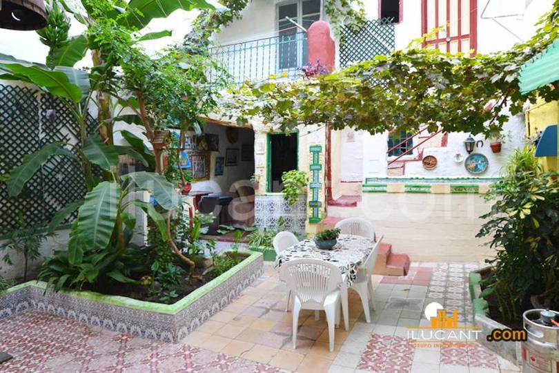 Alicante,Alicante,España,8 Bedrooms Bedrooms,3 BathroomsBathrooms,Casas,15273