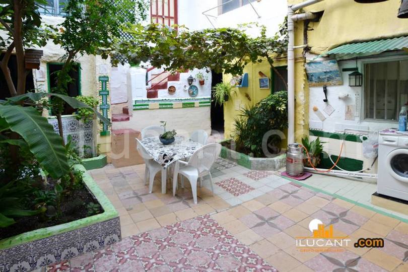 Alicante,Alicante,España,8 Bedrooms Bedrooms,3 BathroomsBathrooms,Casas,15273