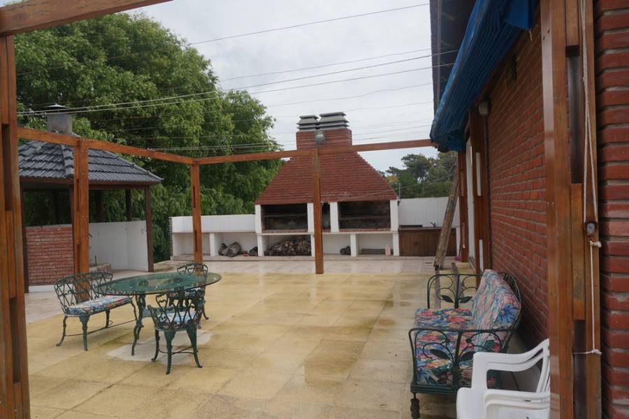 Mar Azul,Buenos Aires,8 Habitaciones Habitaciones,8 BañosBaños,Casas,43,1124