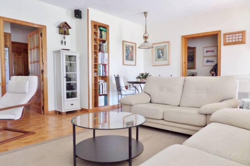 Busot,Alicante,España,4 Bedrooms Bedrooms,2 BathroomsBathrooms,Casas,15848