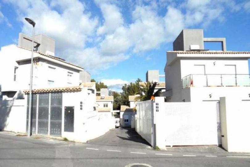 La Nucia,Alicante,España,3 Bedrooms Bedrooms,3 BathroomsBathrooms,Casas,16005