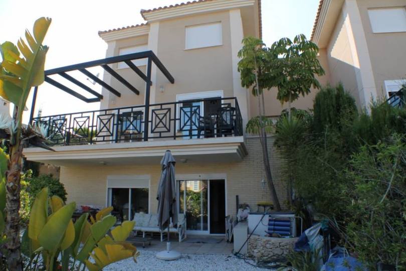 La Nucia,Alicante,España,4 Bedrooms Bedrooms,3 BathroomsBathrooms,Casas,16053
