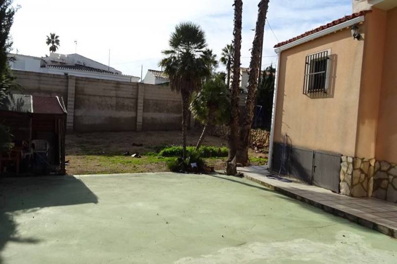 La Nucia,Alicante,España,3 Bedrooms Bedrooms,2 BathroomsBathrooms,Casas,16074