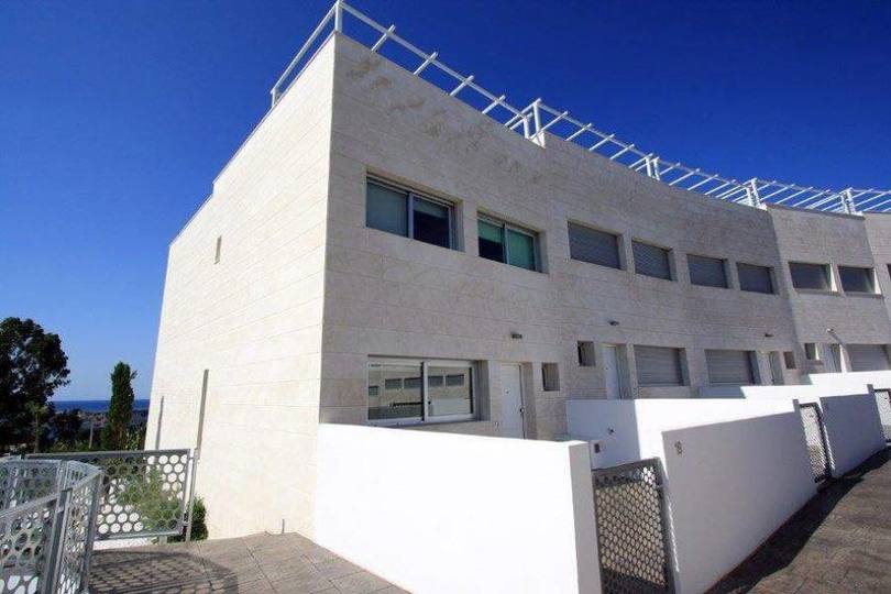 Dénia,Alicante,España,4 Bedrooms Bedrooms,3 BathroomsBathrooms,Chalets,16746