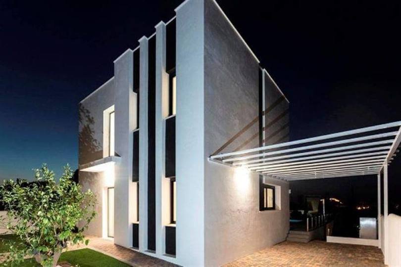 Dénia,Alicante,España,4 Bedrooms Bedrooms,3 BathroomsBathrooms,Chalets,16862