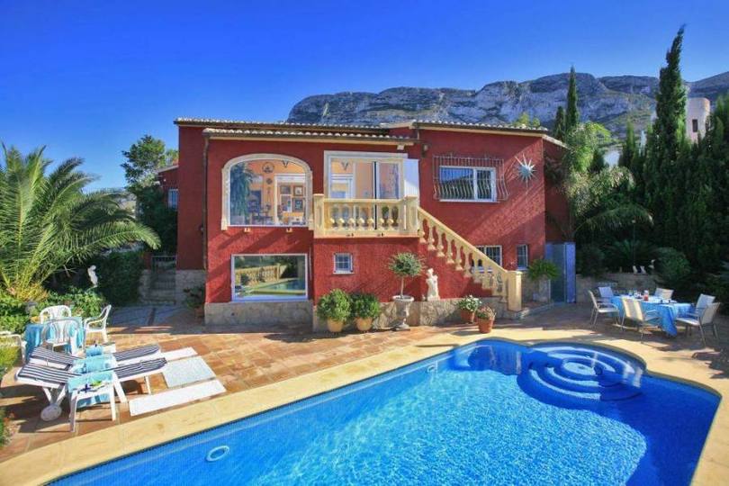 Dénia,Alicante,España,4 Bedrooms Bedrooms,3 BathroomsBathrooms,Chalets,16879