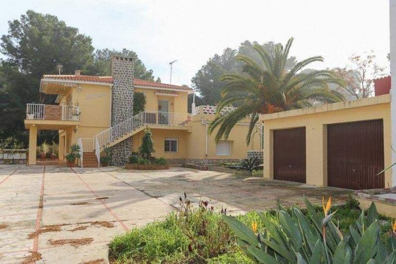 Dénia,Alicante,España,7 Bedrooms Bedrooms,3 BathroomsBathrooms,Chalets,16888