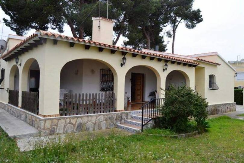 Dénia,Alicante,España,3 Bedrooms Bedrooms,2 BathroomsBathrooms,Chalets,16893