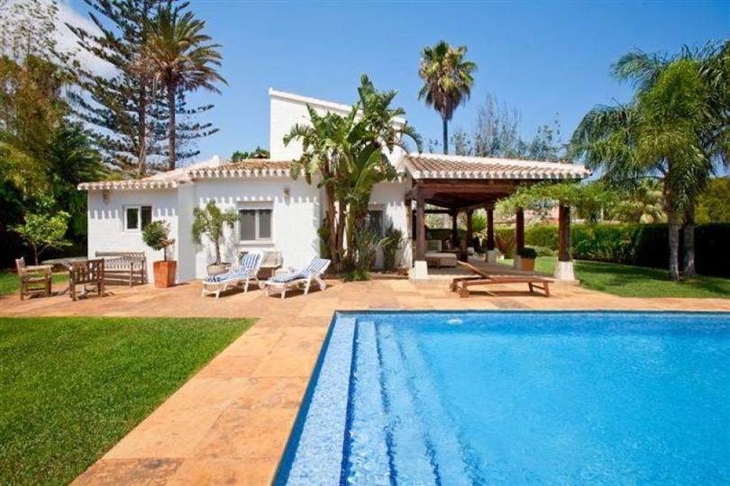 Dénia,Alicante,España,4 Bedrooms Bedrooms,3 BathroomsBathrooms,Chalets,17027