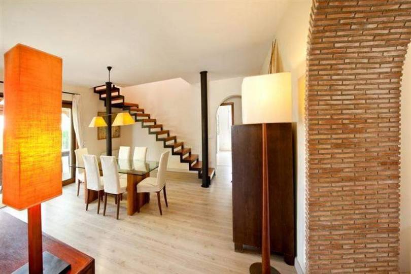 Dénia,Alicante,España,4 Bedrooms Bedrooms,3 BathroomsBathrooms,Chalets,17027