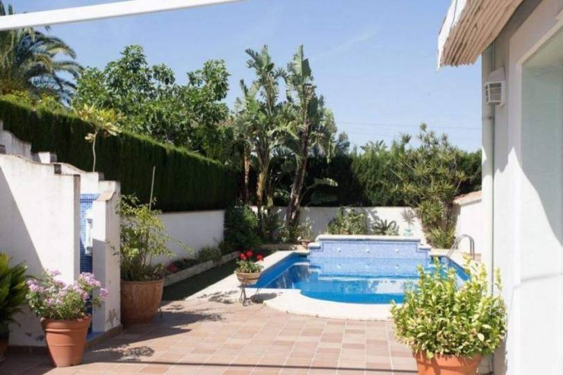 Dénia,Alicante,España,3 Bedrooms Bedrooms,5 BathroomsBathrooms,Chalets,17038
