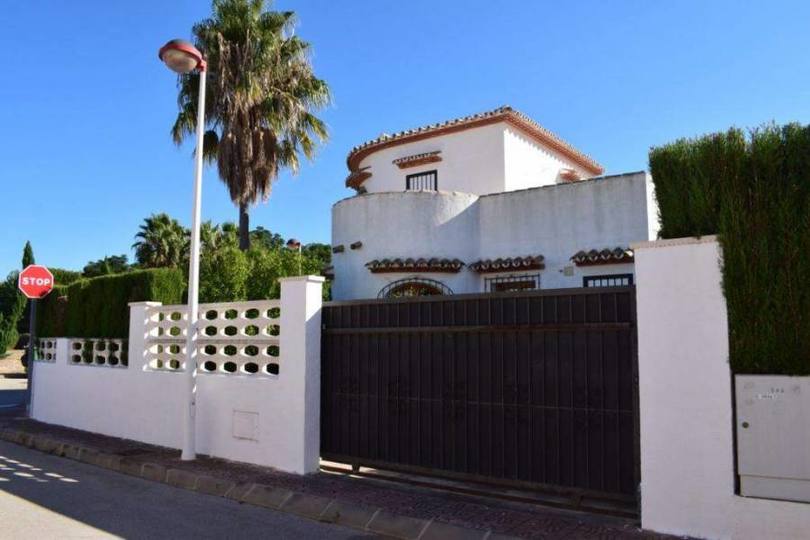 Els Poblets,Alicante,España,3 Bedrooms Bedrooms,2 BathroomsBathrooms,Chalets,17045