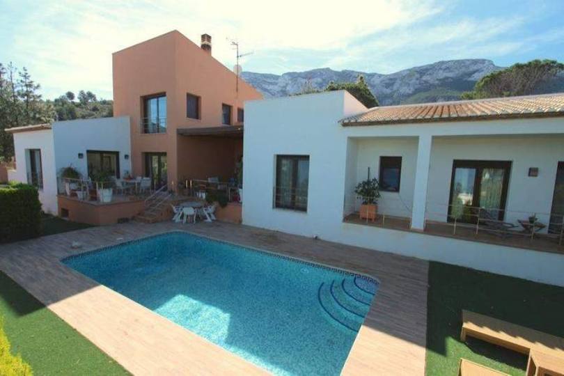 Dénia,Alicante,España,4 Bedrooms Bedrooms,4 BathroomsBathrooms,Chalets,17051